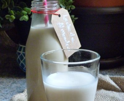 leche-de-almendras-receta-beneficios-propiedades-como-hacer-ecológica-4